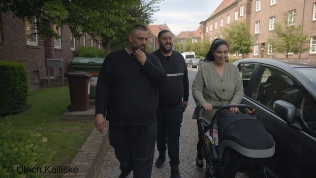 Zeit fliegt - junge Rom:nja in Niedersachsen