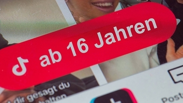 Social-Media-Verbot: Wer wird hier wirklich geschützt?