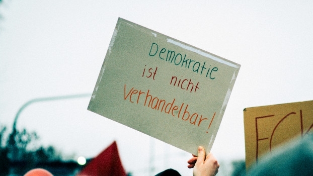 Grund- und Freiheitsrechte unter Druck