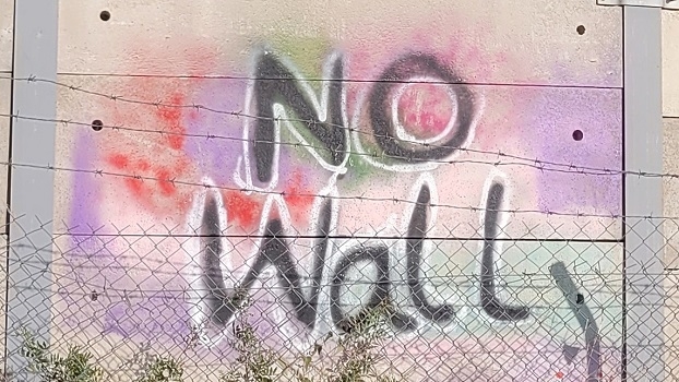 Kindheiten hinter Gittern: Das Verwalten von Kinderleben in griechischen Flüchtlingslagern