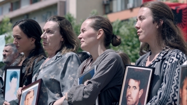 HIVE – Eine Geschichte der Emanzipation nach dem Kosovo-Krieg