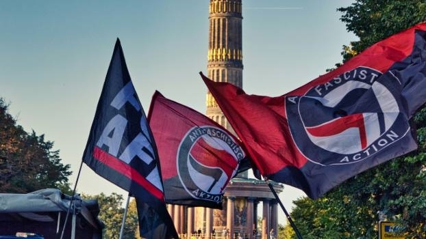 Hilfloser Antifaschismus? Strategien der Hoffnung in Zeiten rechter Formierung