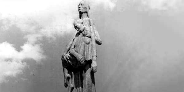 Ravensbrück-Mahnmal «Tragende» von Will Lammert – mit Olga Benario als Vorbild